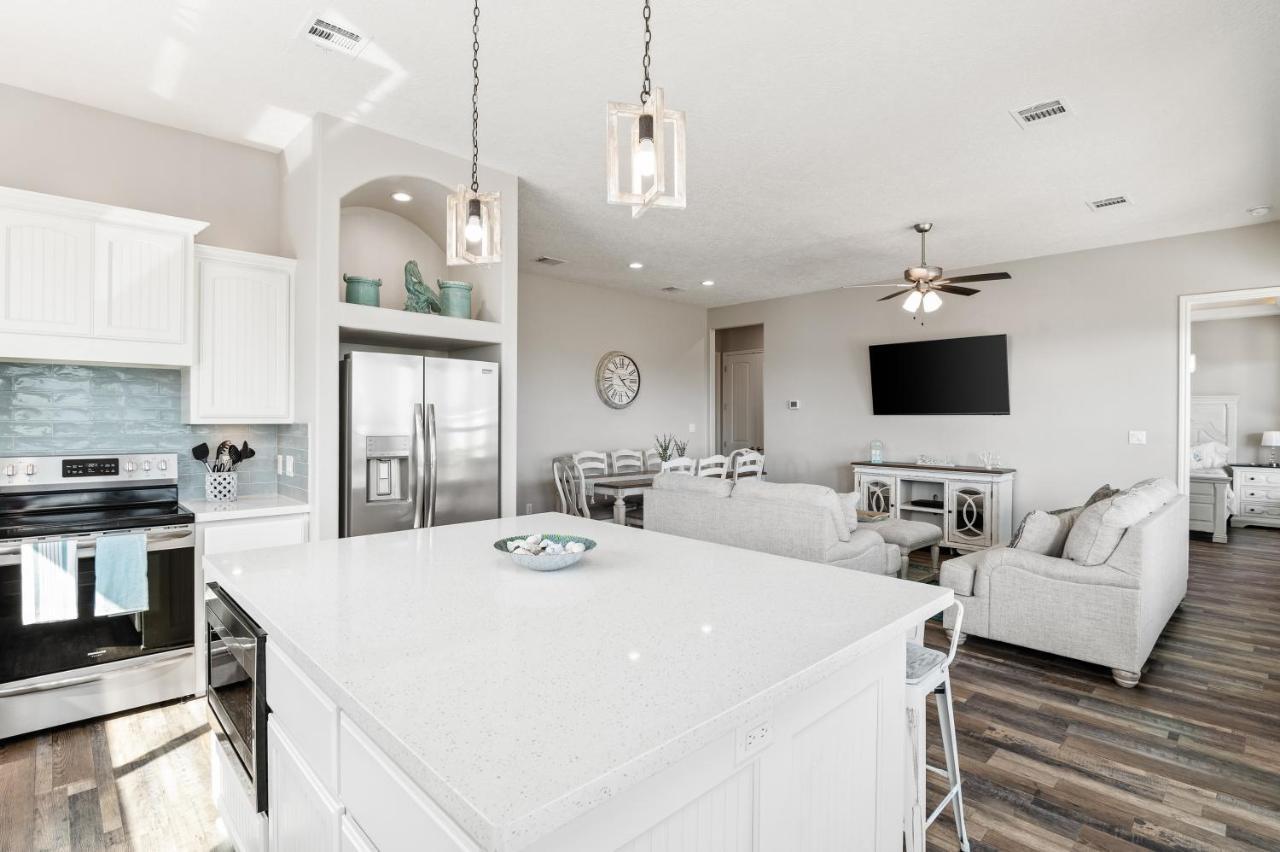 Stylish 4Br Crystal Beach Retreat Walk To Beach Bolivar Peninsula 外观 照片