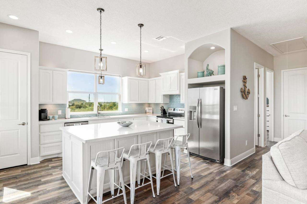 Stylish 4Br Crystal Beach Retreat Walk To Beach Bolivar Peninsula 外观 照片