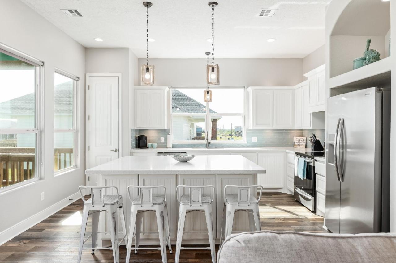 Stylish 4Br Crystal Beach Retreat Walk To Beach Bolivar Peninsula 外观 照片